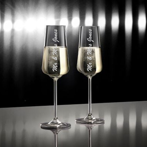 Personalised Bridal Party Champagne Flutes – Engraved Glasses for Bridesmaids, Bride & Maid of Honour (215ml)
