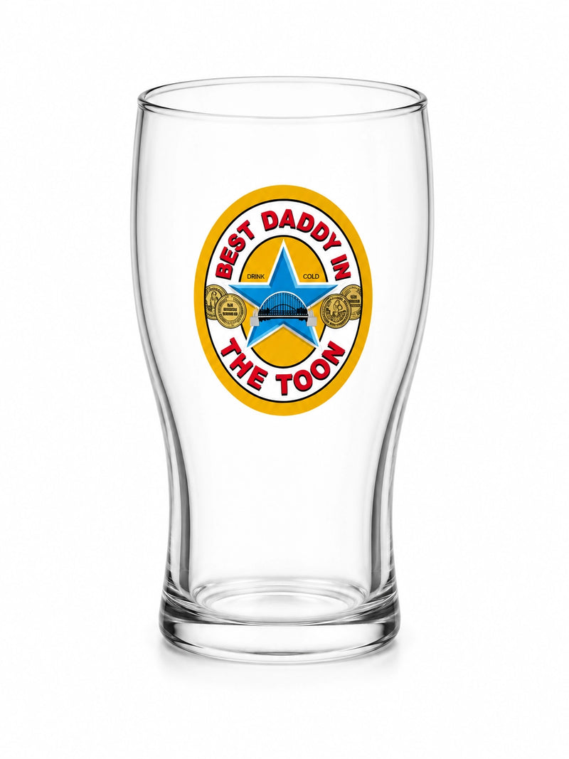 Best Daddy in the Toon Pint Glass with UV printed Toon-inspired football badge design