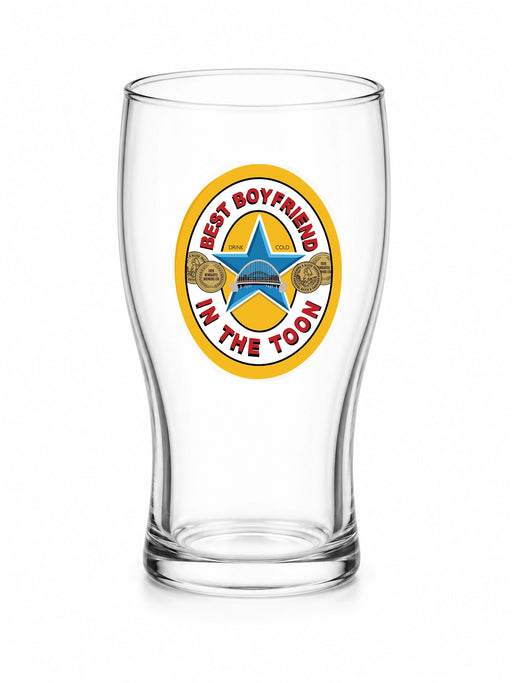 Best Boyfriend in the Toon Pint Glass with UV printed Toon-inspired football badge design