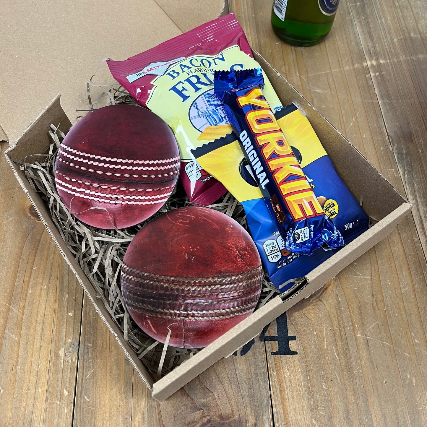 Cricket Ball Coasters and Pub Snacks Gift Set